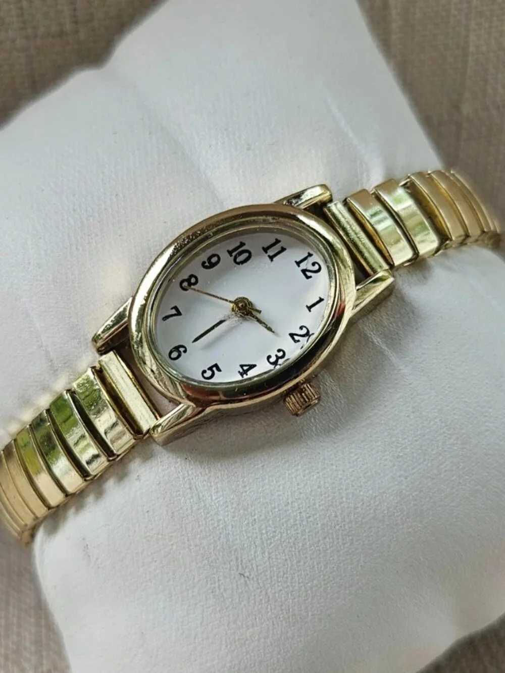 Women Wristwatch Fashion Gold Tone Quartz Analog Stretchable Metal Band Watch